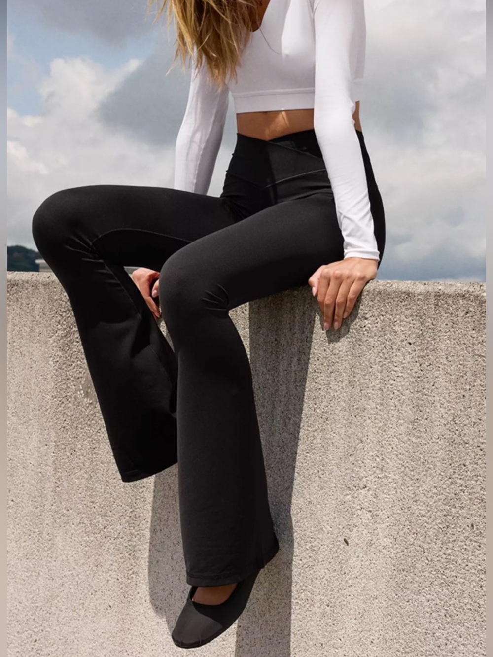 aerie Offline Real Me Crossover Black Flared High-Rise Leggings SHORT Inseam